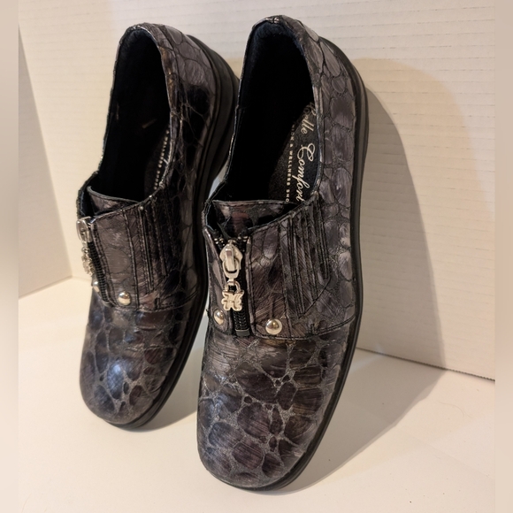 HELLE Black-Gray  Croc-Embossed Slip-On Shoes Sz. 38 EU / 7-8 US - Picture 2 of 14